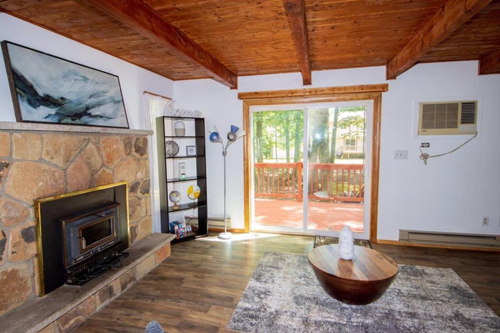 Entire 3 Bedroom Adventure Chalet, Near The Best Of The Poconos อีสต์สเตราด์สเบิร์ก ภายนอก รูปภาพ