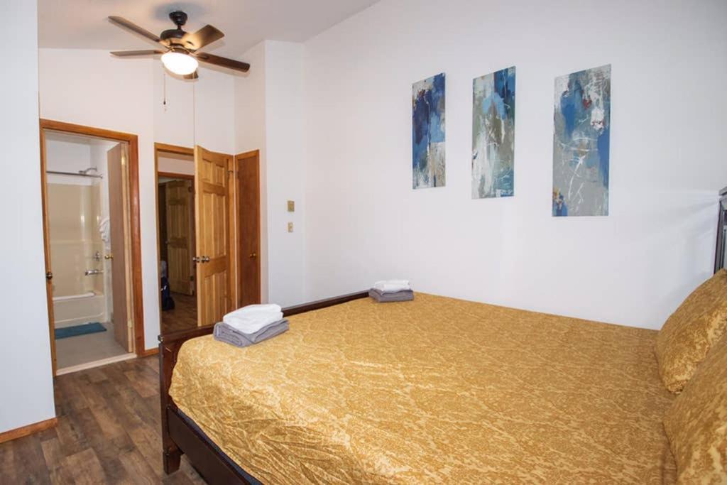 Entire 3 Bedroom Adventure Chalet, Near The Best Of The Poconos อีสต์สเตราด์สเบิร์ก ภายนอก รูปภาพ